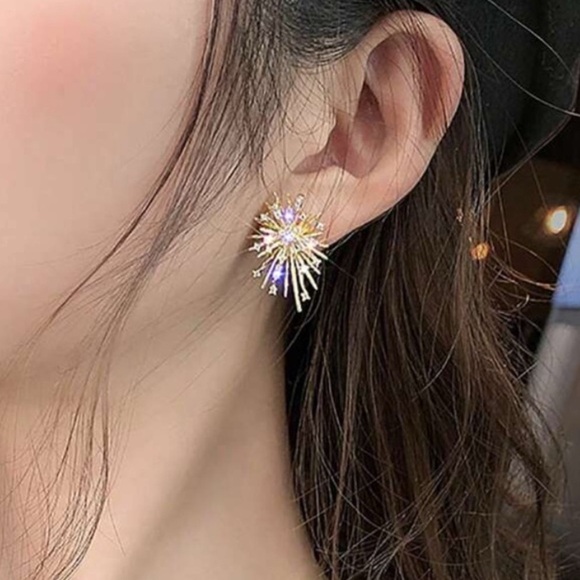 Gold Starburst Earrings - Picture 3 of 4